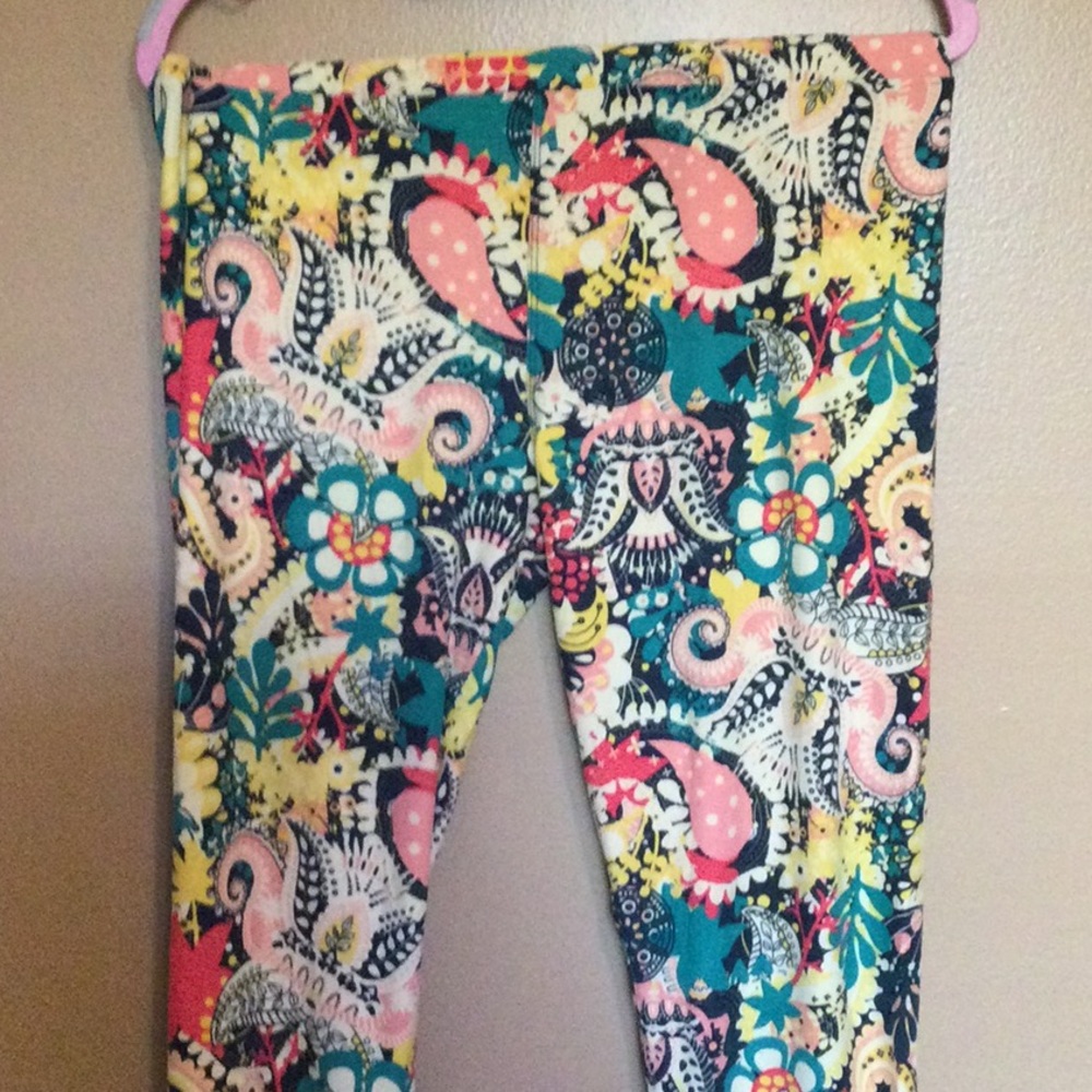 Brand new Lularoe Leggings, size TC, Paisley Pattern blue, pink, white colors
